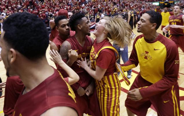 Iowa State guard Monte Morris and teammates celebrate after beating Iowa Thursday