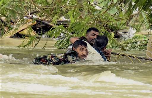 Chennai rain: Celebrities pray for and help stranded people [PHOTOS]