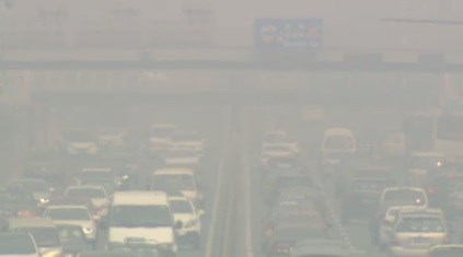 China's smog has led to an orange alert