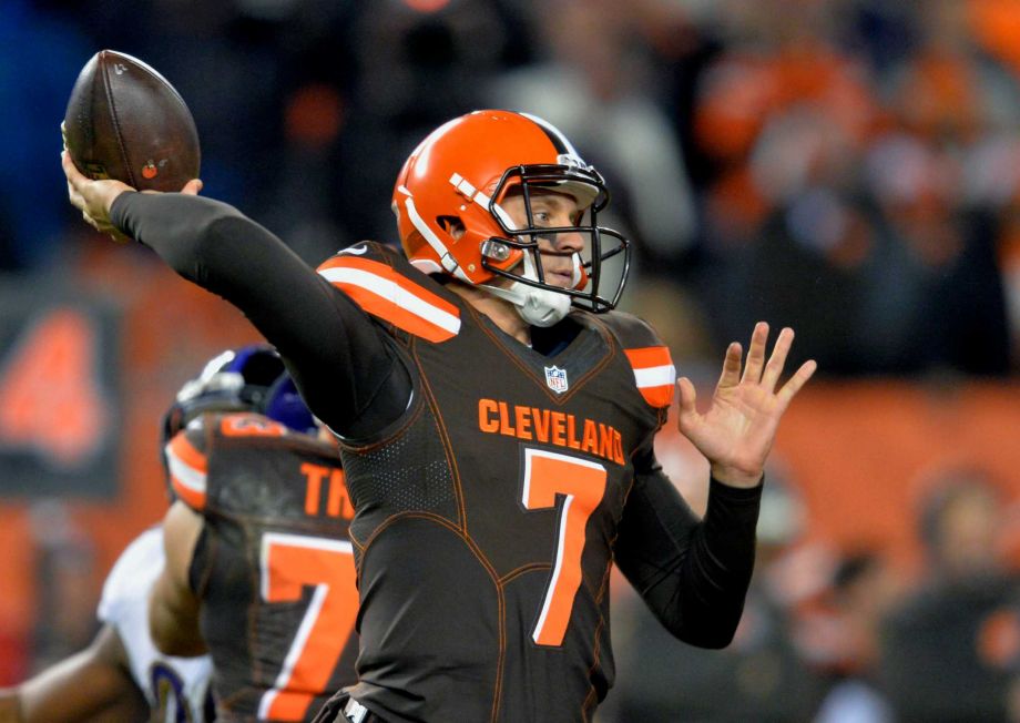 Cleveland Browns quarterback Austin Davis passes in the second half of an NFL football game against the Baltimore Ravens Monday Nov. 30 2015 in Cleveland