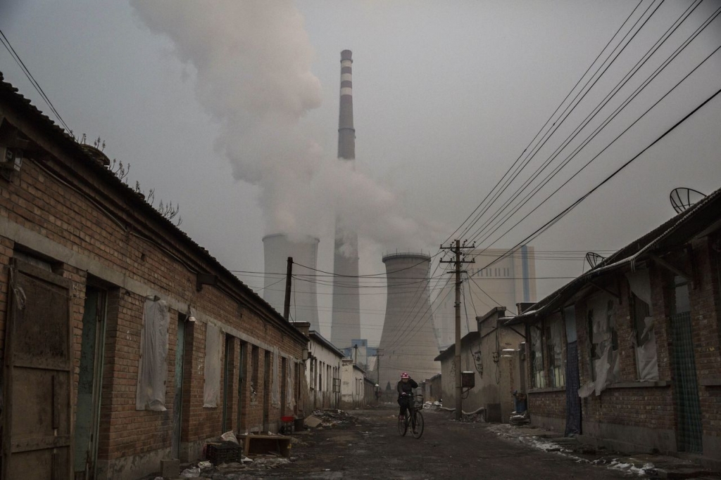 China's slowdown may have halted rise in global carbon emissions