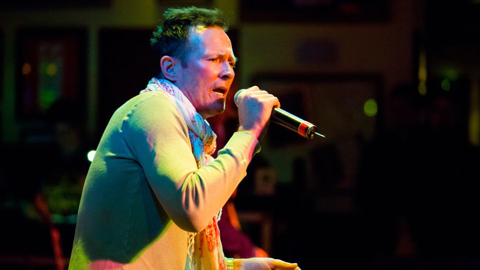 RIP Scott Weiland, former lead singer of Stone Temple Pilots and Velvet Revolver