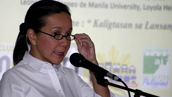 Comelec disqualifies Poe from presidential race