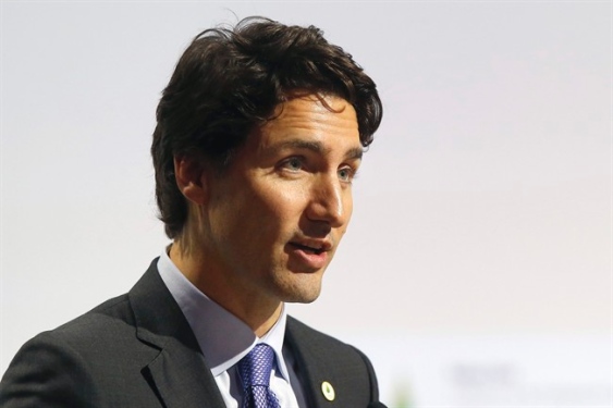 Canadian PM Trudeau meets with French President Hollande in Paris