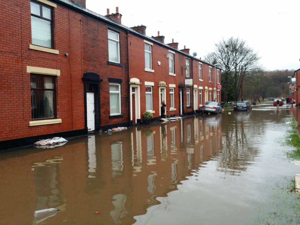 'Severe' flood warnings in parts of UK as Army helps