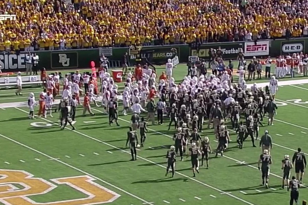 Baylor star lineman nearly picked the Longhorns