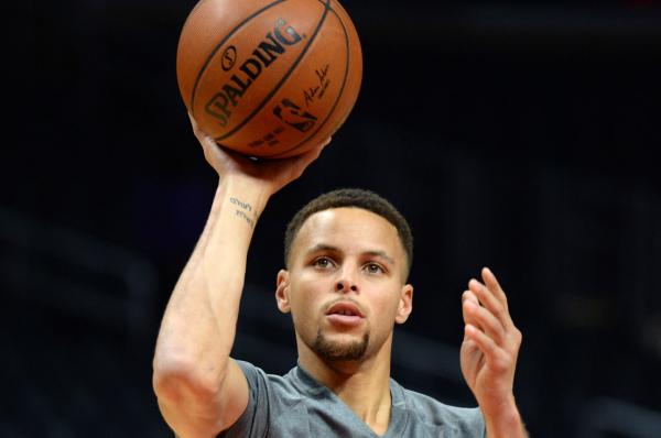 Stephen Curry Says Warriors Will Lose a Game Before Undefeated Panthers