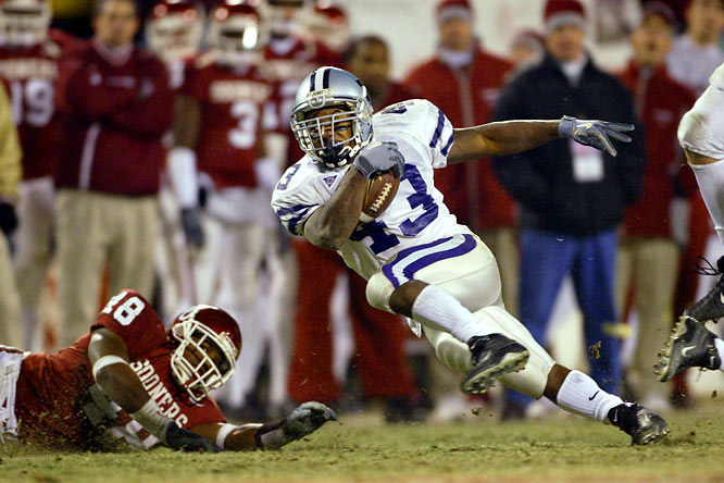 Darren Sproles chewed up the Oklahoma defense as he ran for 235 yards in Kansas State's 35-7 upset over the Sooners