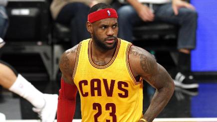 LeBron James&#39 haul of 37 points was in vain as Cleveland were beaten by New Orleans