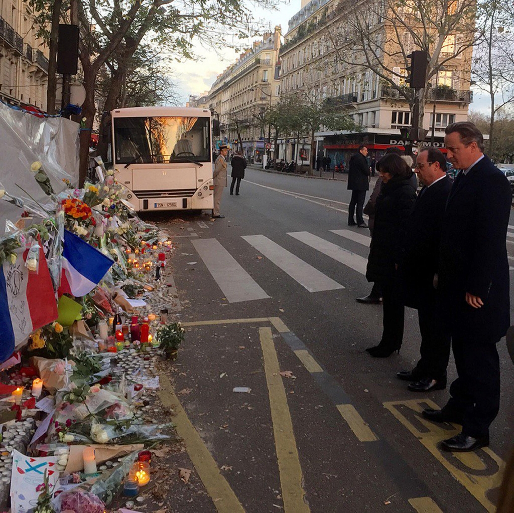 David Cameron visits scene of Bataclan concert hall attack in Paris with Francois Hollande