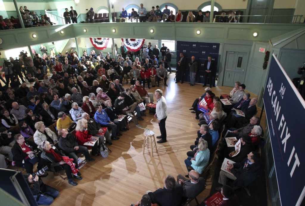 [NATL[Jeb Bush Keeps Pressure on Donald Trump in New Hampshire