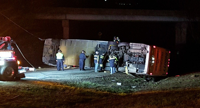 Bus carrying Va. college students crashes outside Richmond, injuries reported