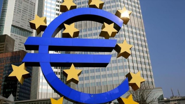 UPDATE – European Central Bank cuts deposit rate