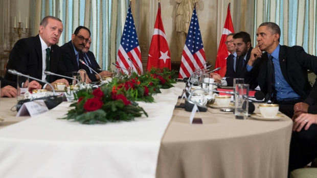 U.S. President Barack Obama met with Turkish President Recep Tayyip Erdogan on Tuesday in Paris. Obama is urging Turkey and Russia to set aside recent tensions that have undermined his efforts to strengthen the U.S.-led coalition fighting to defeat the Is