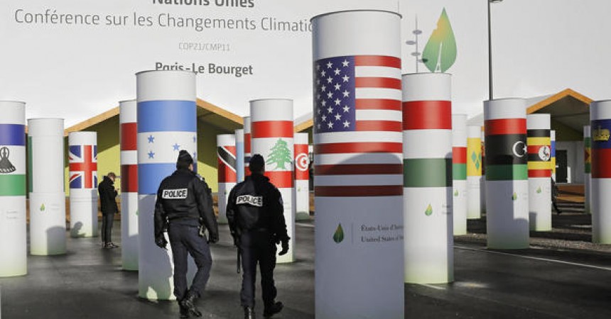 Climate talks: Negotiators race to produce blueprint