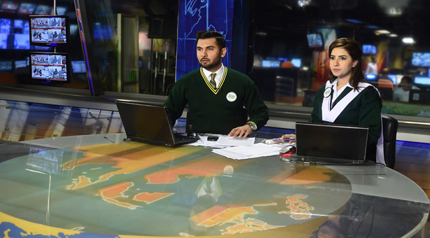 Geo News anchors don APS uniforms to pay tribute to martyrs