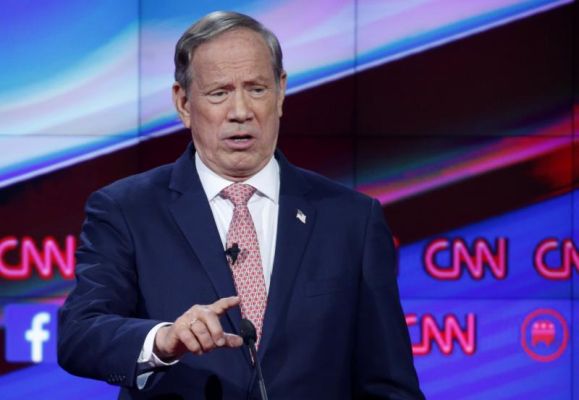 George Pataki makes a point during the CNN