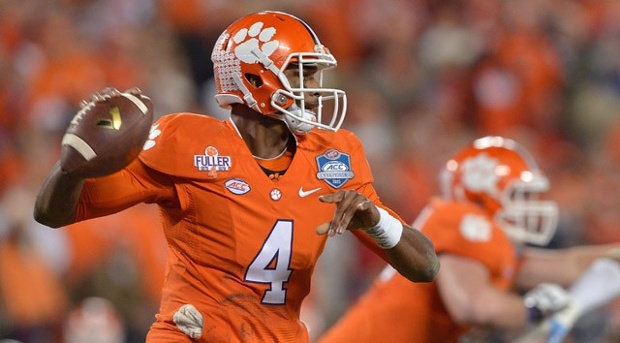 Deshaun Watson scores 5 TDs in 45-37 victory