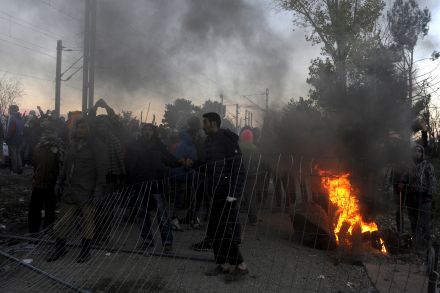 Refugee electrocuted in Greek-Macedonian border clash