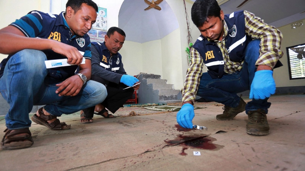 Gunmen Kill Muezzin of Shi'ite Mosque in Bangladesh