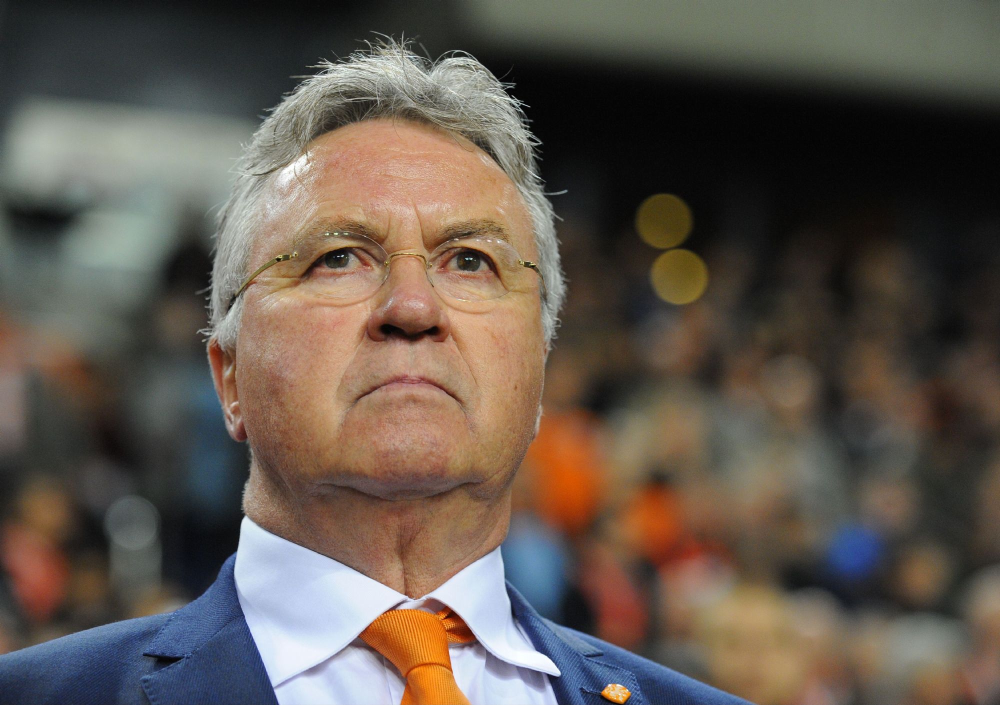 Guus Hiddink arrives London, begins talks with Chelsea