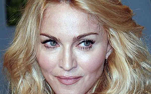 A New York judge has ordered Madonna's teenage son return home to spend Christmas with the pop superstar