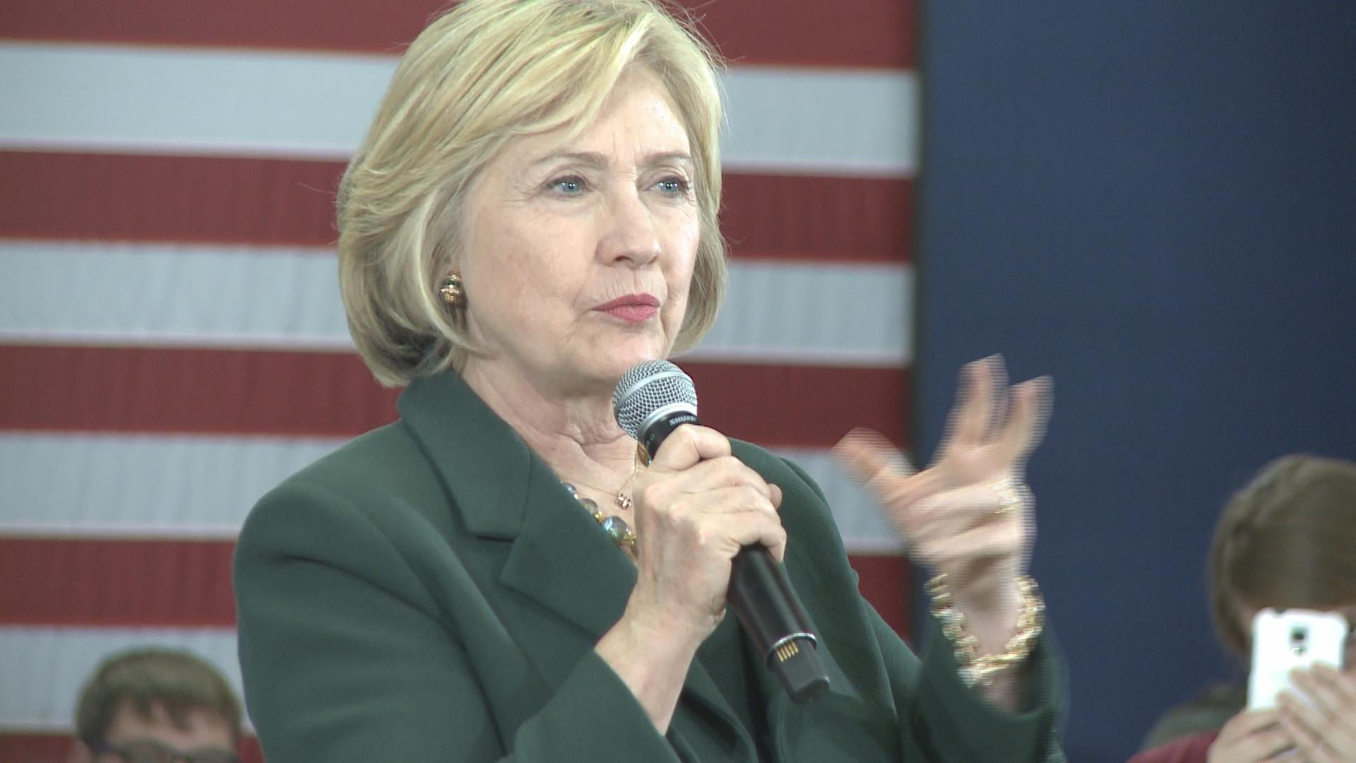 Clinton: US Needs '360-Degree' Anti-Terror Strategy