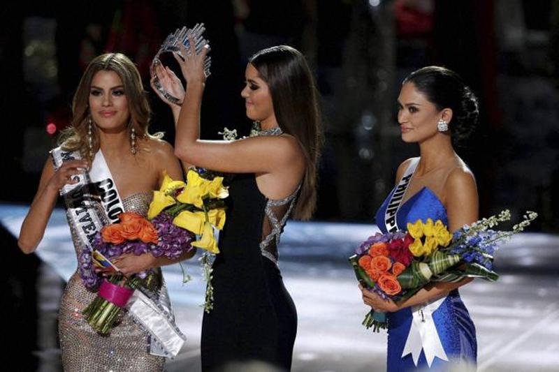 Miss Universe 2015 is Miss Colombia.. err.. Miss Philippines