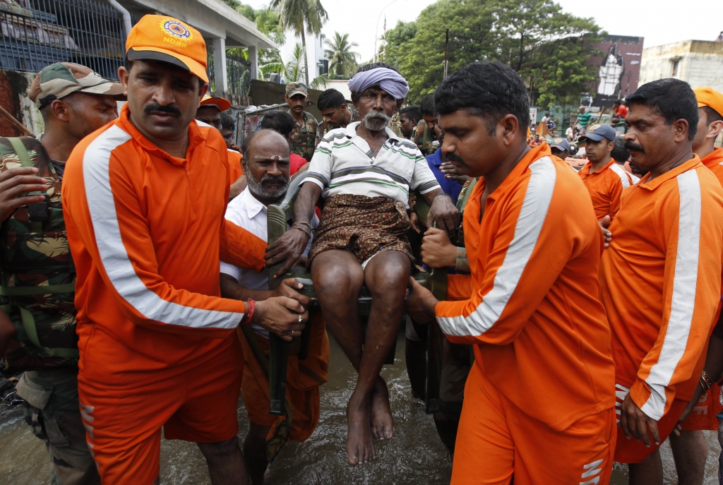 Indian army battles deadly flooding to rescue survivors