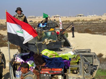 Iraqi forces fight way to centre of Ramadi in latest blow to Isil