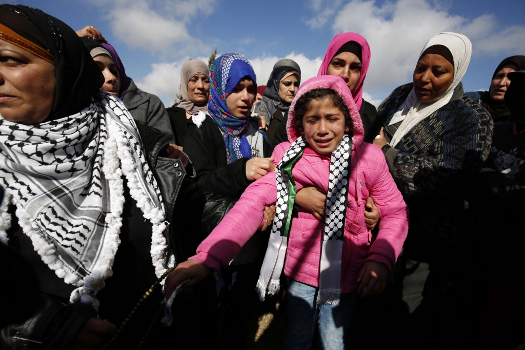 Palestinian attempts to stab police officer in Jerusalem, is shot dead