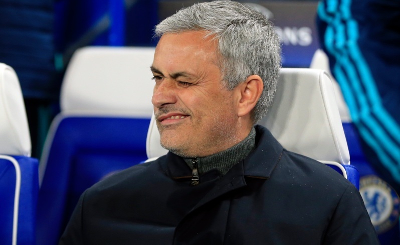 Chelsea sack Mourinho citing player discord