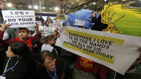 'Time for agreement' as climate talks in Paris reach last formal day