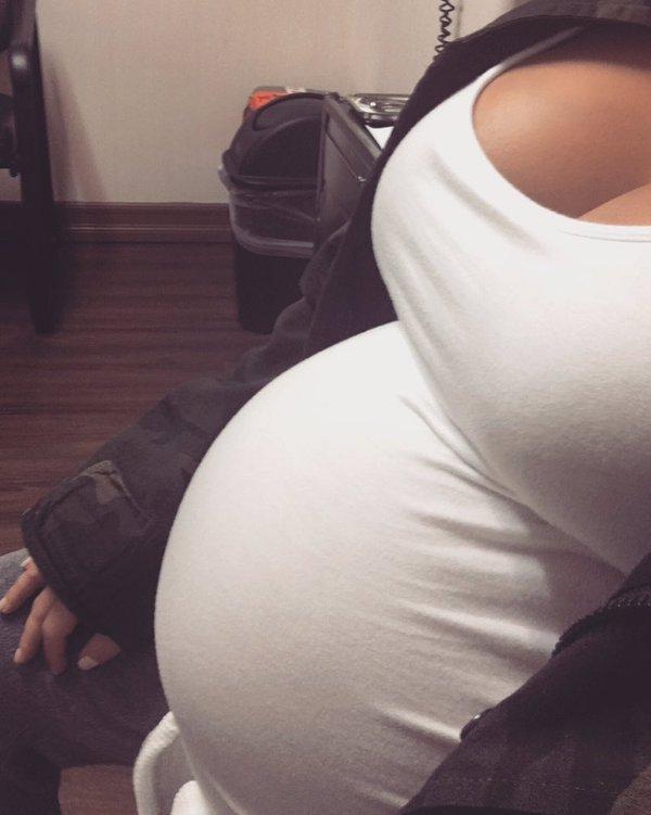 Kim Kardashian Baby Bump Twitter