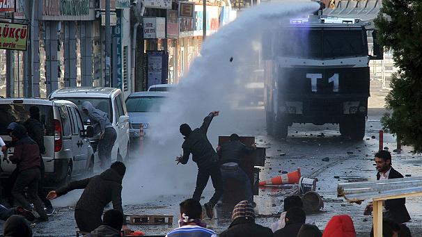 Clashes in Turkey as Kurds protest against curfews and crackdown on PKK militants