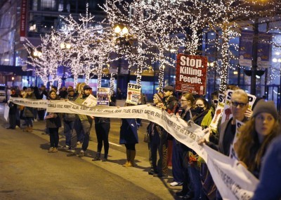 Chicago Mayor Emanuel Says He's Sorry About Police Shooting