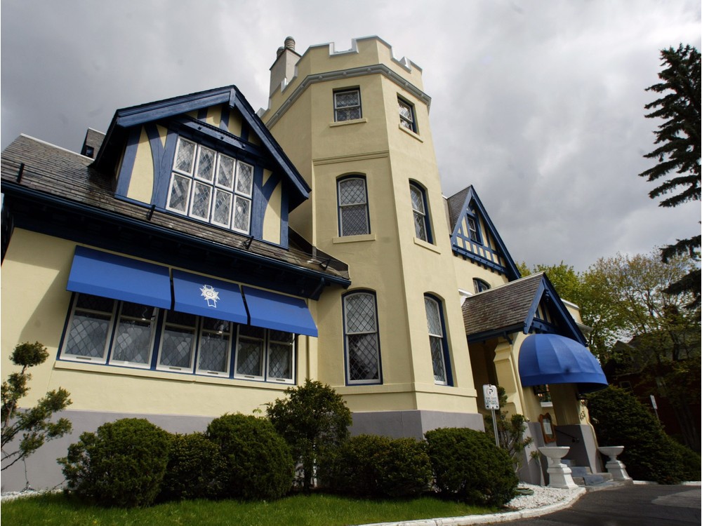 Le Cordon Bleu Ottawa on Laurier Avenue East