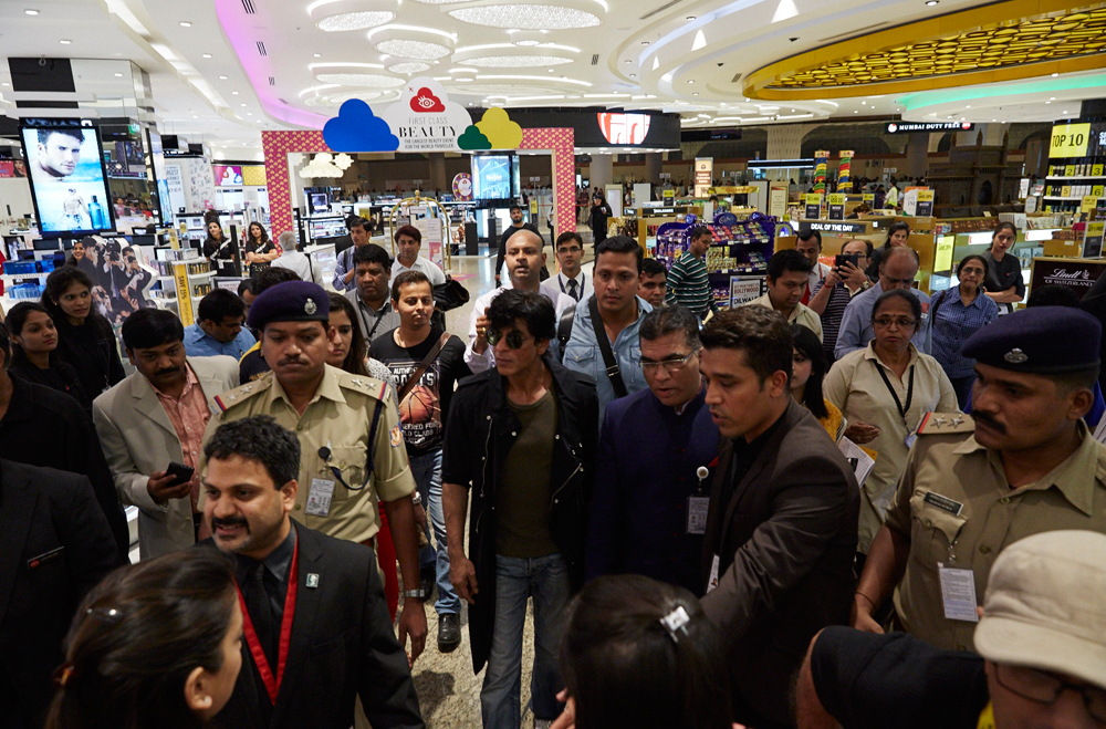 Mumbai-Duty-Free-Dilwale-stars