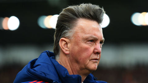 Louis Van Gaal leaves the pitch as Man United lost again