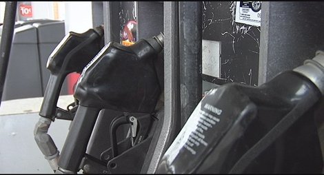 Low gas prices make for happy holiday travels