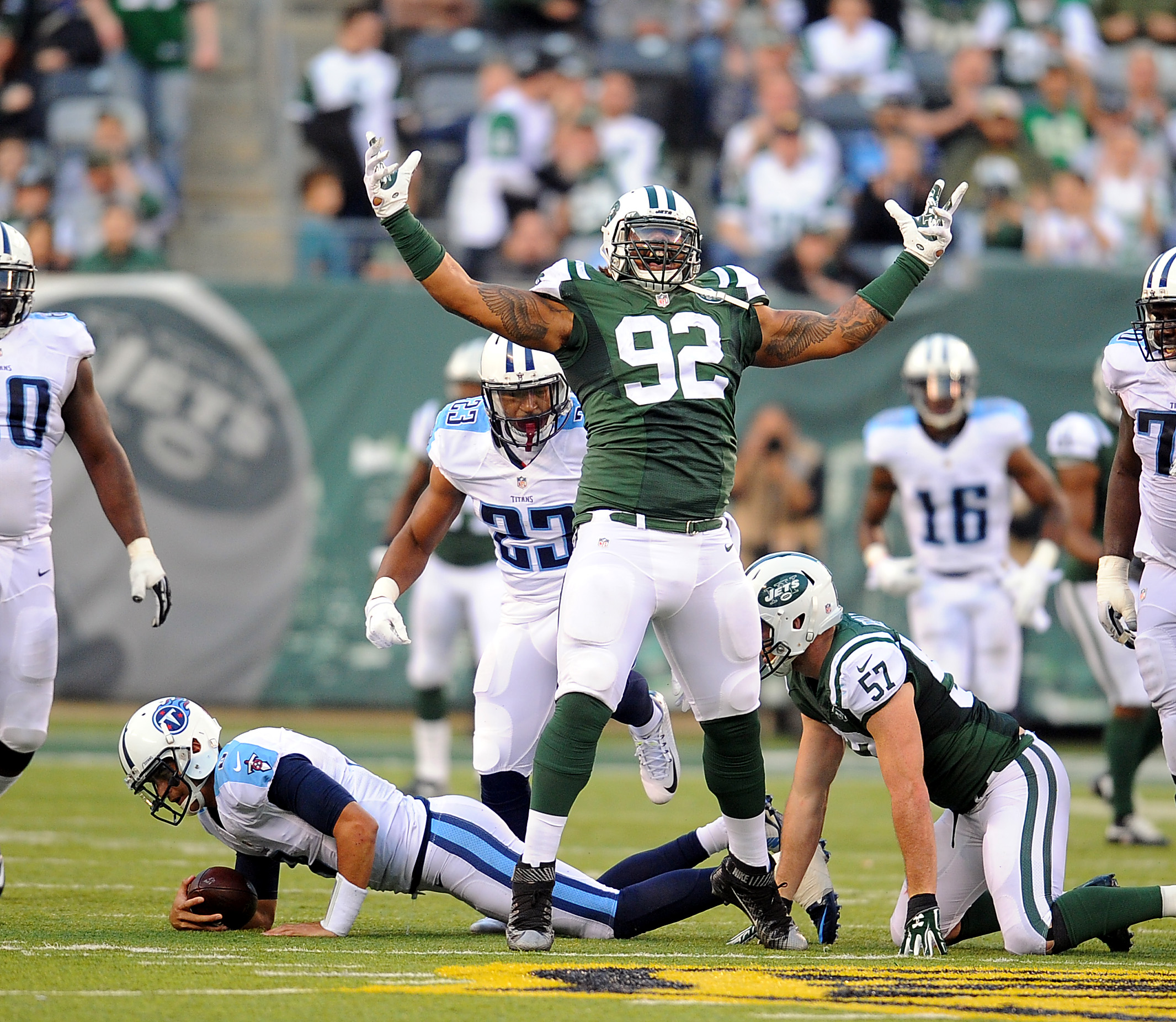 Mariota catches TD pass, Titans fall at Jets, 30-8