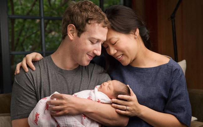 Mark Zuckerberg with his wife Priscilla Chan and daughter Maxima