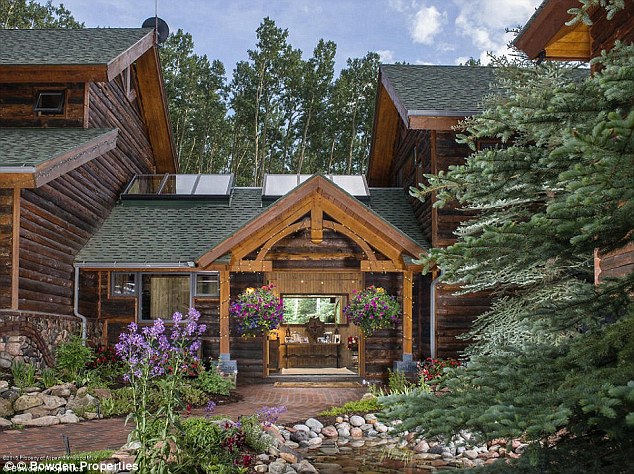 Mountain retreat It's reported that the Working Girl actress will get to keep the former couple's home in Aspen Colorado. A home they shared in Los Angeles was sold the proceeds shared between the two of them