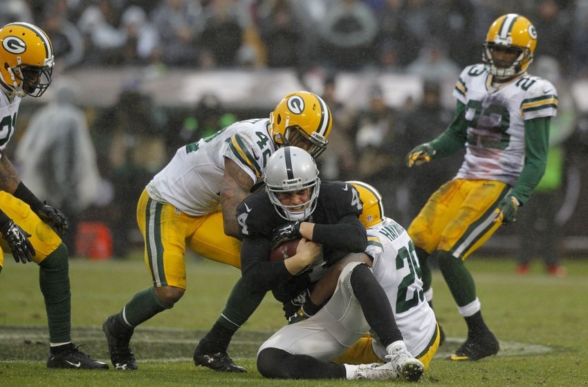 Derek Carr struggles throwing downfield in Packers loss