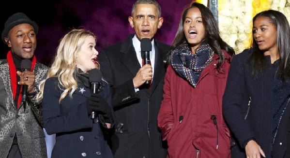 Rockefeller Center Christmas tree set to go live with 45000 lights amid rainy