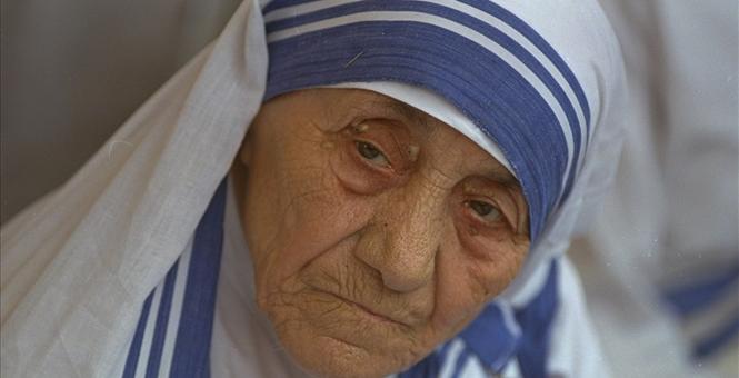 Pope clears way for Mother Teresa's sainthood