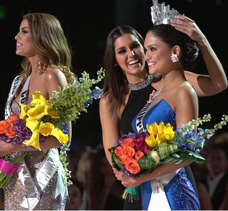 Relive the moment when Steve Harvey fouled-up at the Miss Universe pageant!