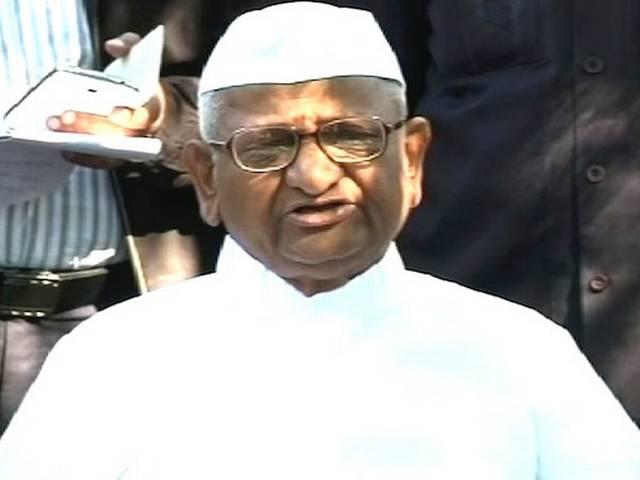 Kejriwal should have checked'background of his Principal Secretary Anna Hazare