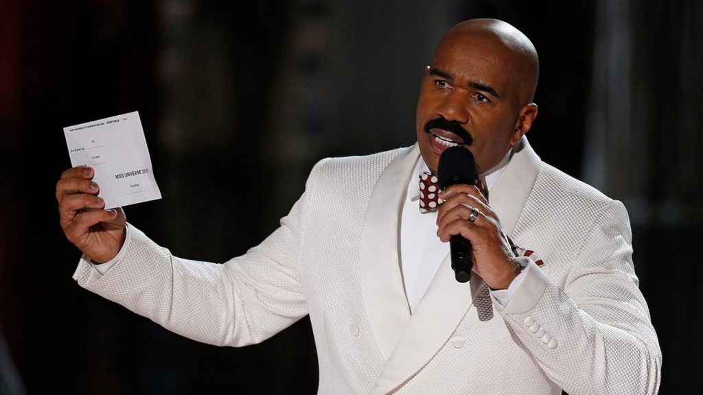 Steve Harvey mistakenly crowns the wrong Miss Universe