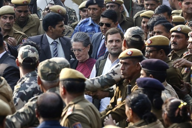 Delhi court drama ends in quick anti-climax with Gandhis getting bail